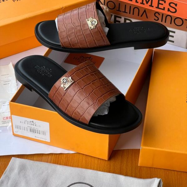 Brown Crocodile-Textured Men’s Sliders