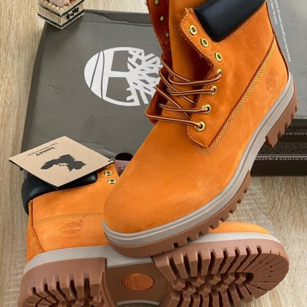 Classic Boots with Padded Black Collar