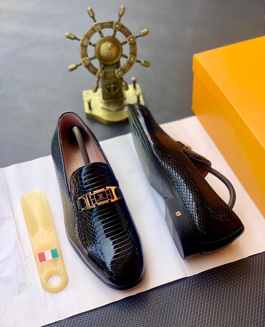 Exotic Embossed Texture Gold Buckle Luxury Shoes Exotic Embossed Texture Gold Buckle Luxury Shoes