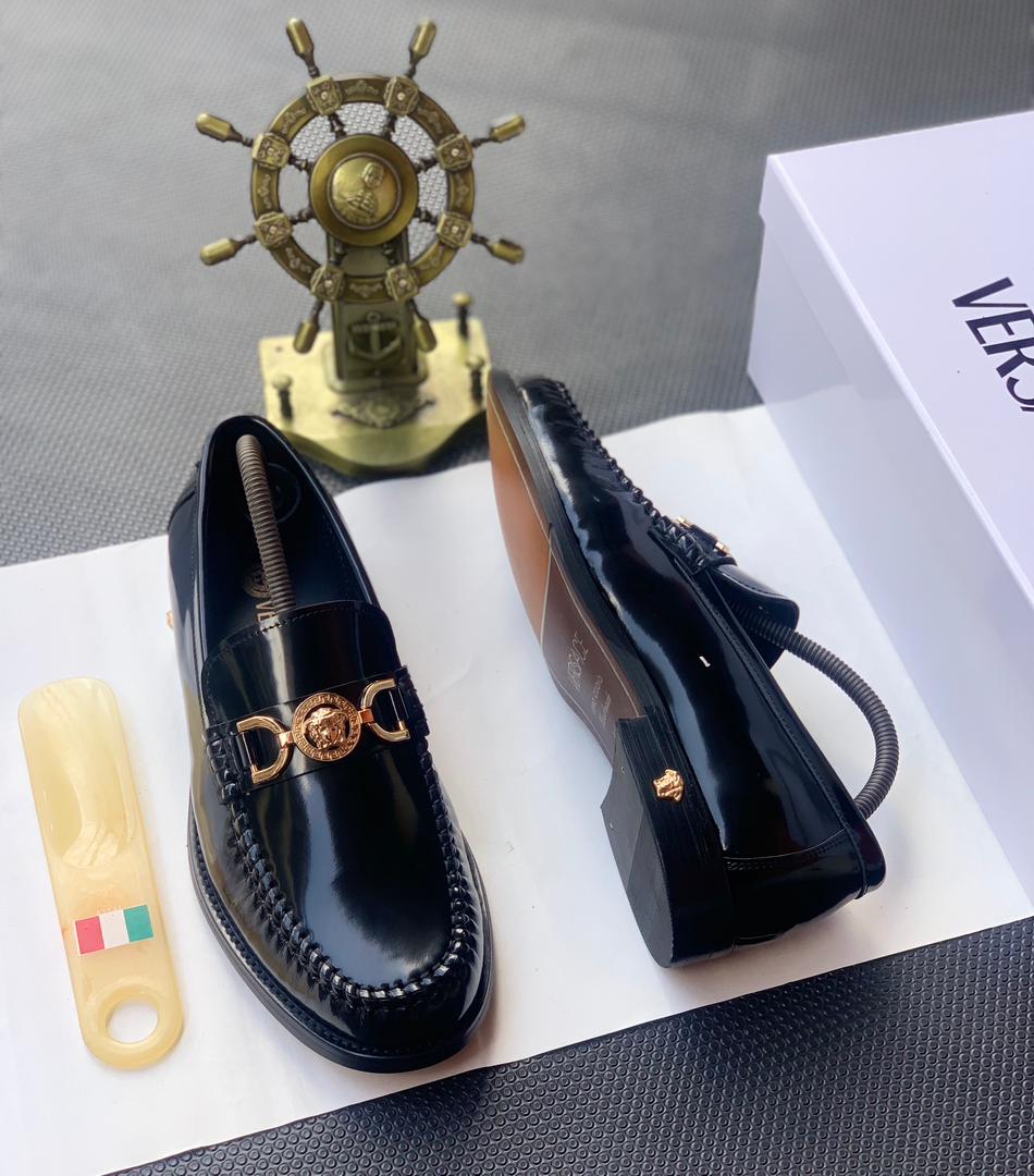 Gold Medusa Hardware Luxury Designer Shoes Gold Medusa Hardware Luxury Designer Shoes