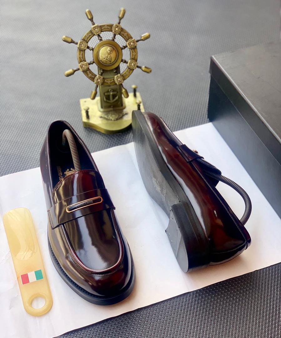 Gold Tone Buckle Luxury Designer Shoes Gold Tone Buckle Luxury Designer Shoes