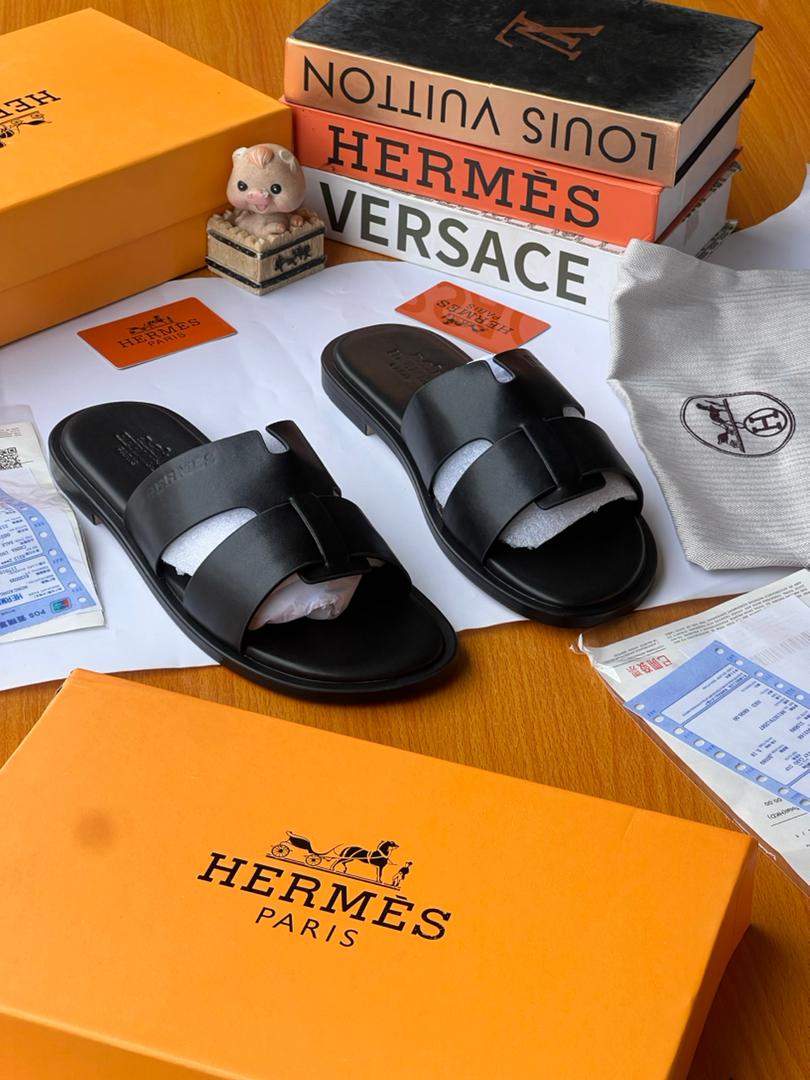 Hermès Izmir Black Leather Sandals Hermès Izmir Black Leather Sandals
