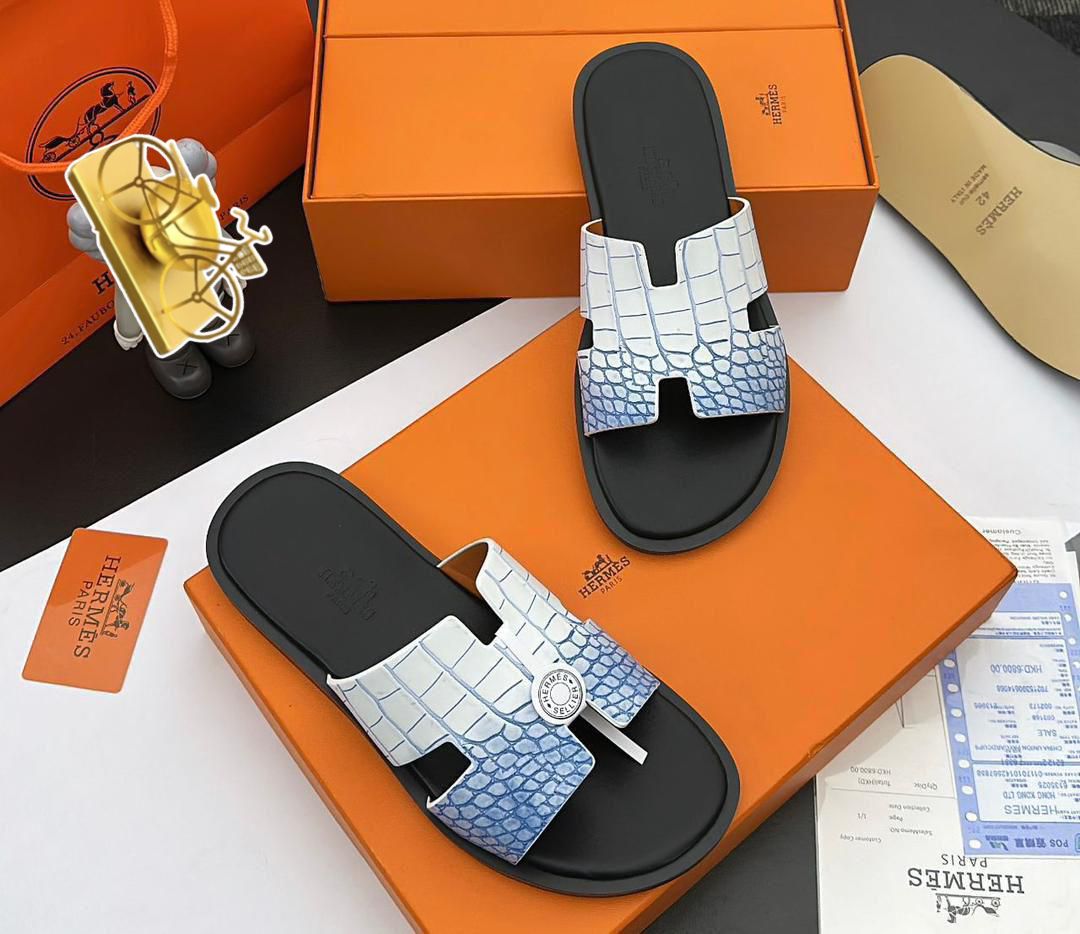 Hermès Izmir Blue & White Crocodile-Embossed Sandals Hermès Izmir Blue & White Crocodile-Embossed Sandals