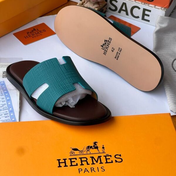 Hermès Izmir Green Leather Sandals