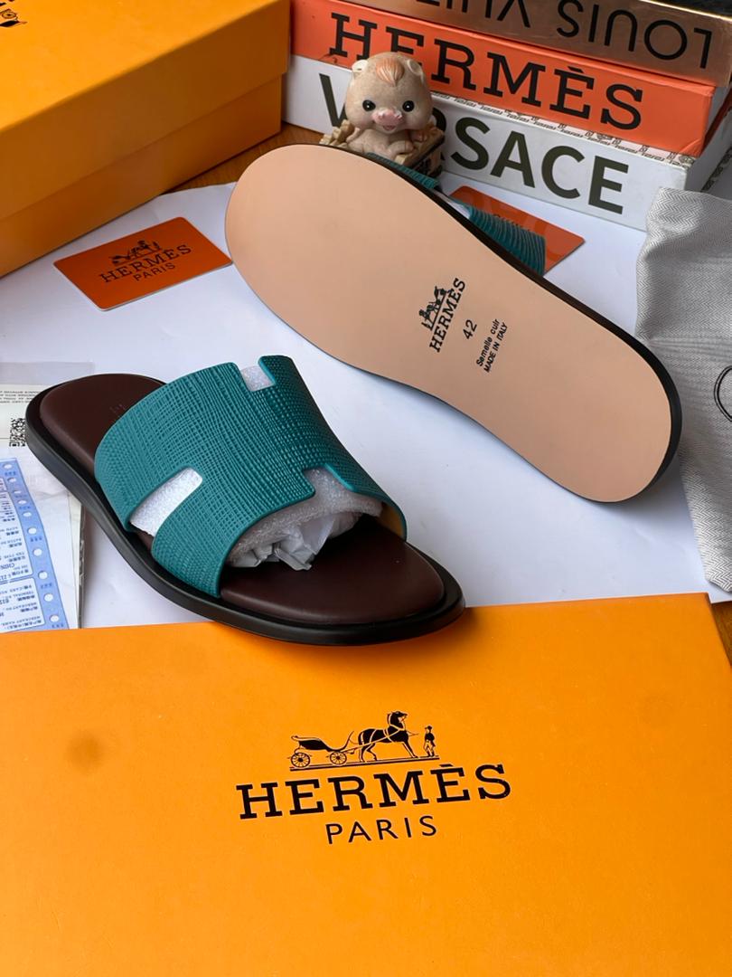 Hermès Izmir Green Leather Sandals Hermès Izmir Green Leather Sandals