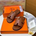 Hermès Izmir Green Ostrich Leather Sandals - Image 2