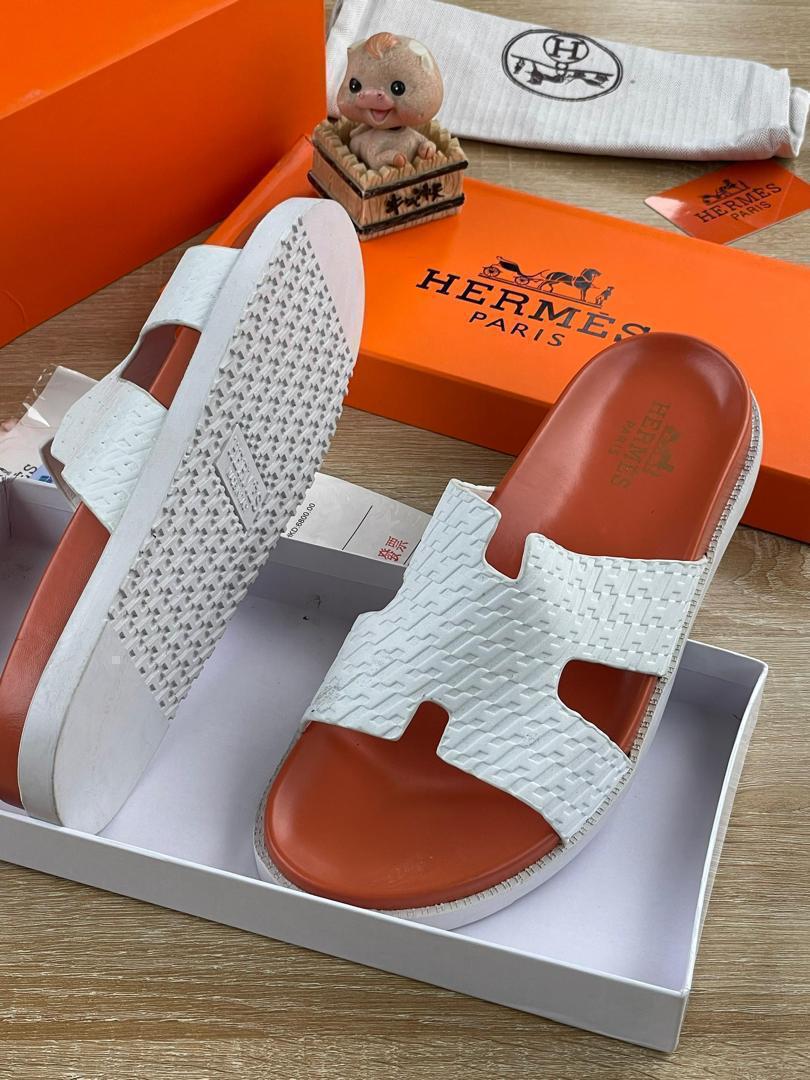 Hermès White & Orange Men’s Slippers Hermès White & Orange Men’s Slippers
