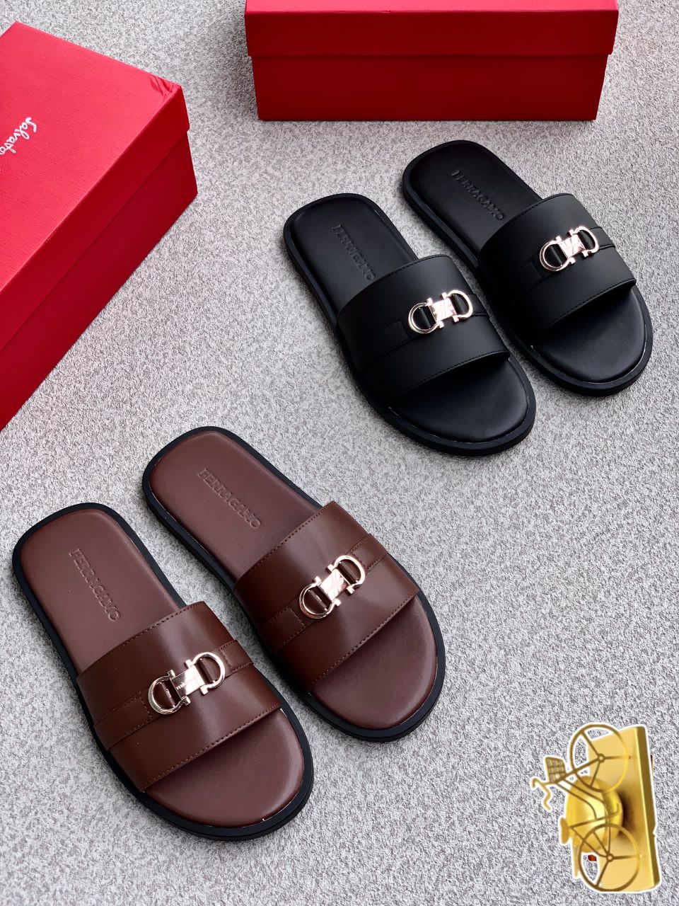 Leather Slippers with Gancini Metal Ornament Leather Slippers with Gancini Metal Ornament