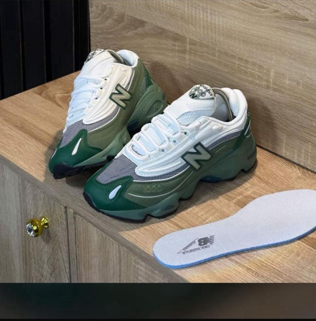 New Balance 1000 Sneakers in Green, White & Grey New Balance 1000 Sneakers in Green, White & Grey