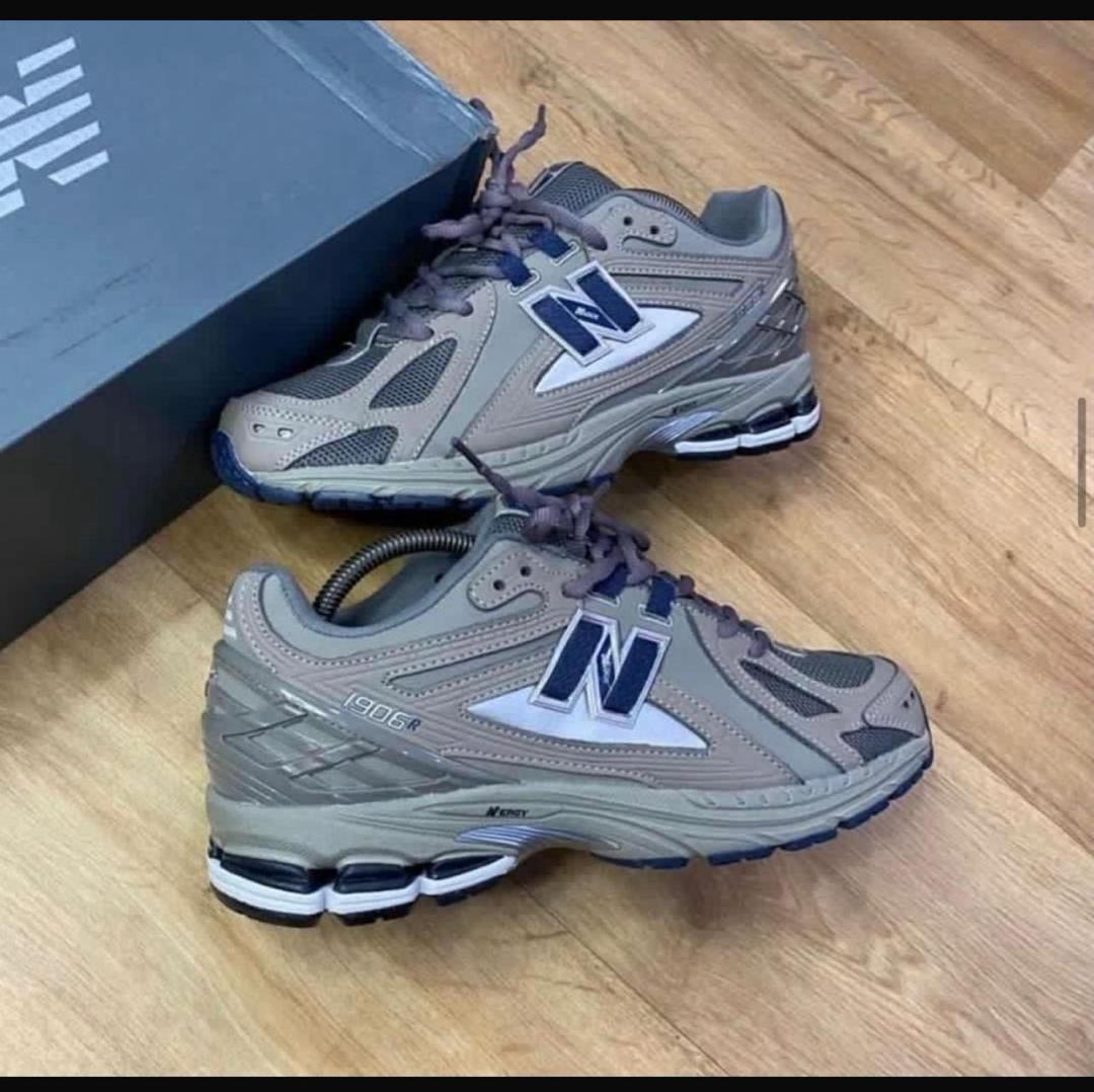 New Balance 1906R Sneakers New Balance 1906R Sneakers