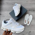 New Balance 2000 Sneakers