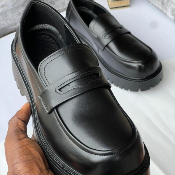 VANHUHU Black Penny Loafers
