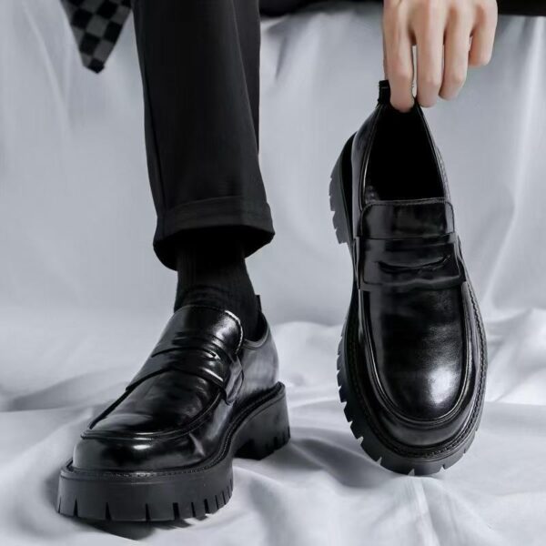 VANHUHU Black Slip-On Loafers