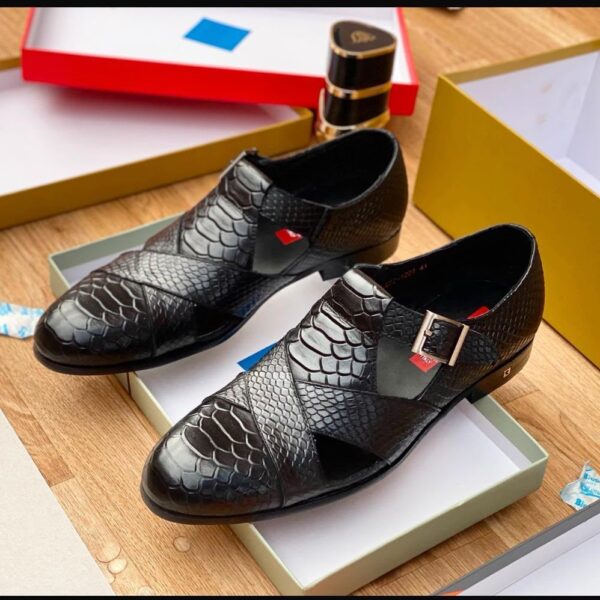 Mens Black Crocodile Pattern Leather Sandals