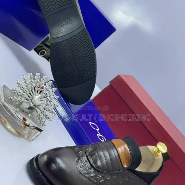 Men's Brown Crocodile-Embossed Leather Slip-On Shoes