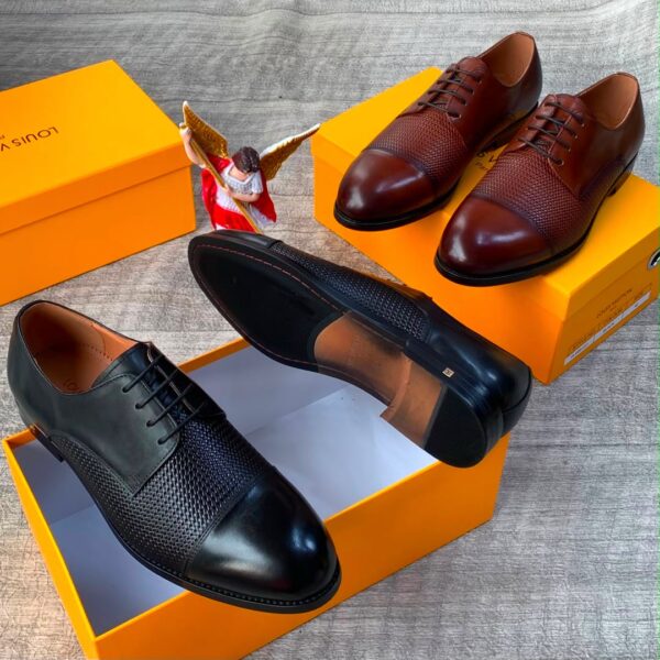 Mens Black Textured Leather Cap Toe Dress Shoes