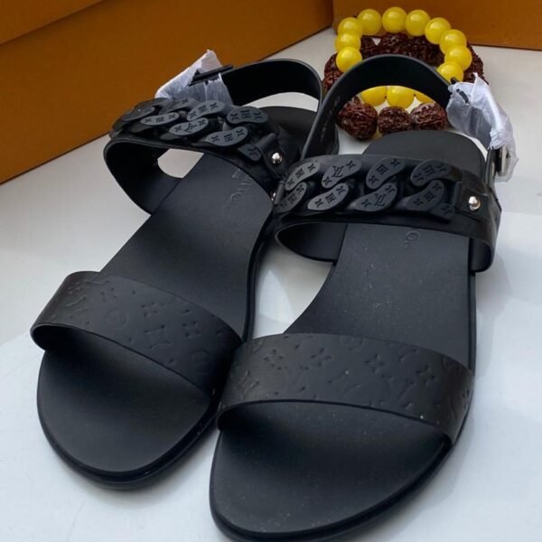black flat sandal